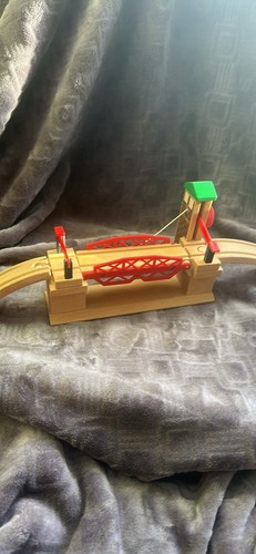 Brio world red lifting bridge - lifting,